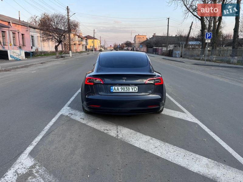 Седан Tesla Model 3 2020 в Радомишлі