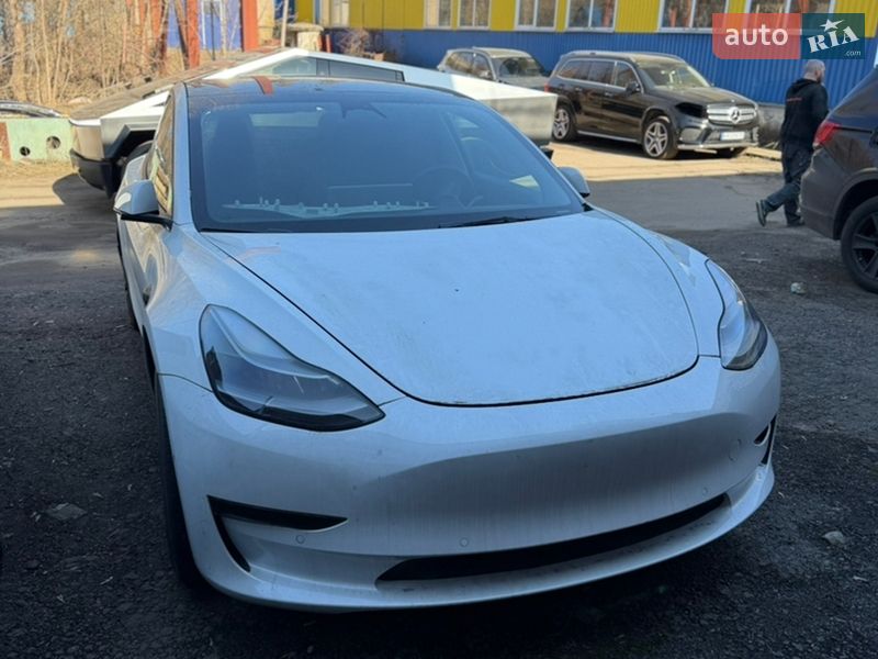 Седан Tesla Model 3 2022 в Києві