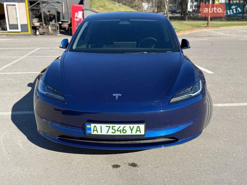 Tesla Model 3 2024