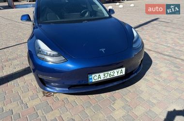Седан Tesla Model 3 2018 в Смілі