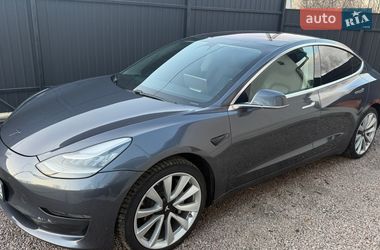 Седан Tesla Model 3 2018 в Києві