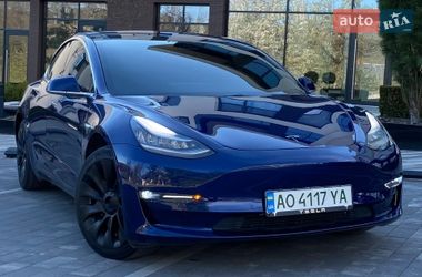 Седан Tesla Model 3 2019 в Ужгороде
