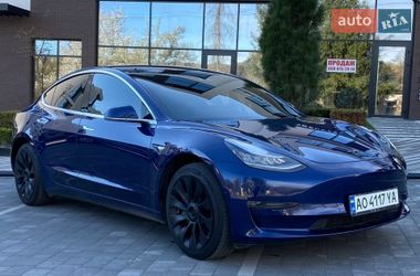 Седан Tesla Model 3 2019 в Ужгороде