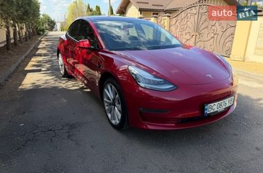 Седан Tesla Model 3 2018 в Львове