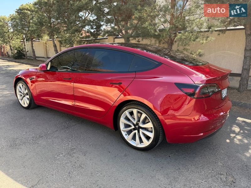Седан Tesla Model 3 2018 в Львове