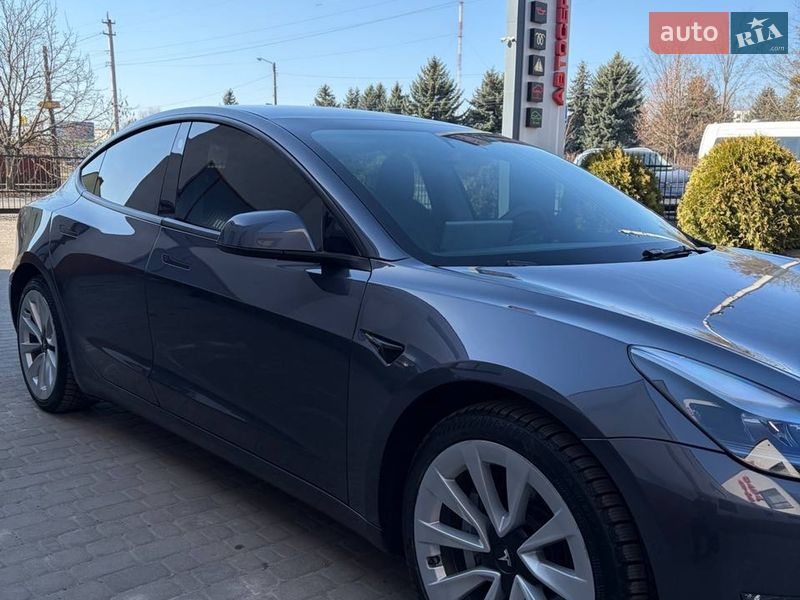 Седан Tesla Model 3 2022 в Луцьку
