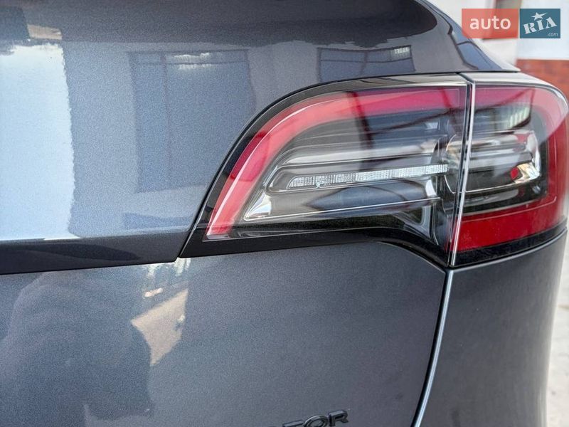 Седан Tesla Model 3 2022 в Луцьку