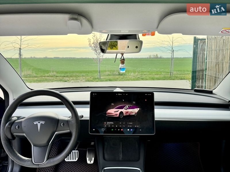 Седан Tesla Model 3 2022 в Киеве