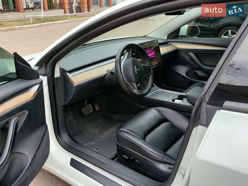 Седан Tesla Model 3 2023 в Полтаві фото 12 Седан Tesla Model 3 2023 в Полтаві
