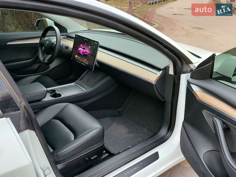 Седан Tesla Model 3 2023 в Полтаві фото 19 Седан Tesla Model 3 2023 в Полтаві