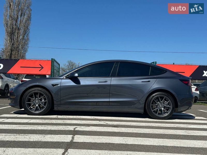 Седан Tesla Model 3 2021 в Одесі