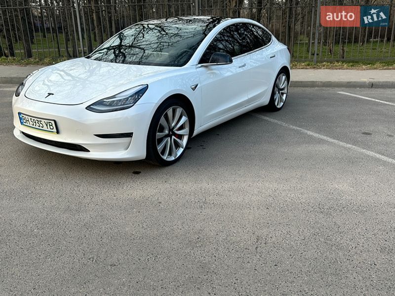 Седан Tesla Model 3 2019 в Одессе