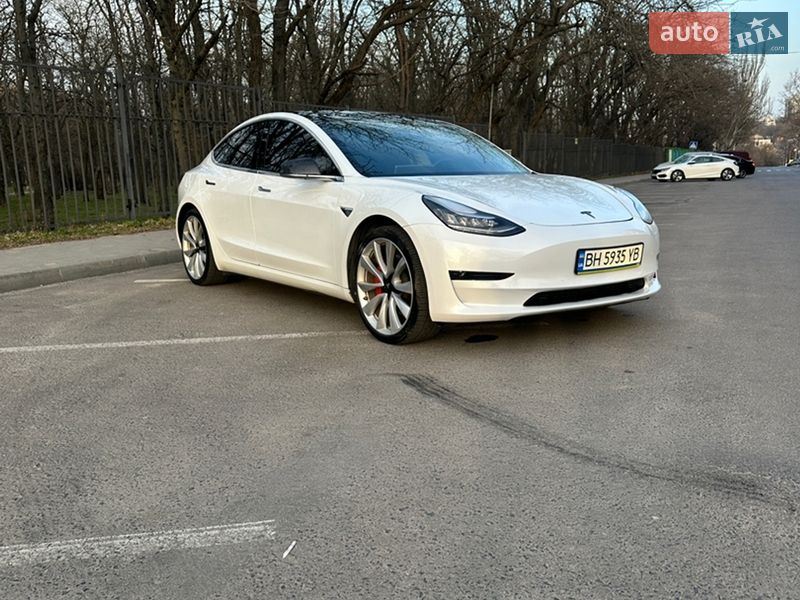 Седан Tesla Model 3 2019 в Одессе