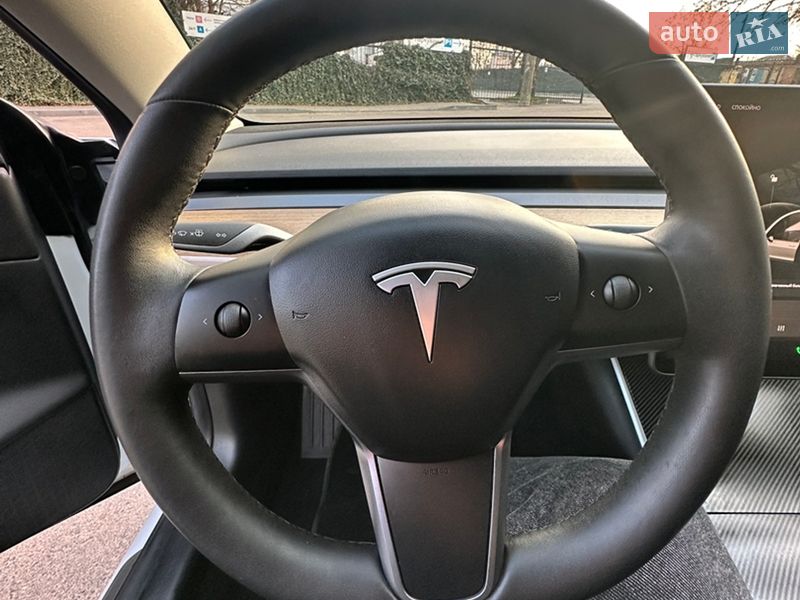 Седан Tesla Model 3 2019 в Одессе