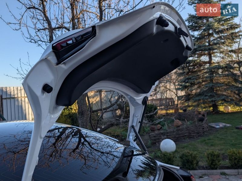 Седан Tesla Model 3 2019 в Киеве фото 44 Седан Tesla Model 3 2019 в Киеве