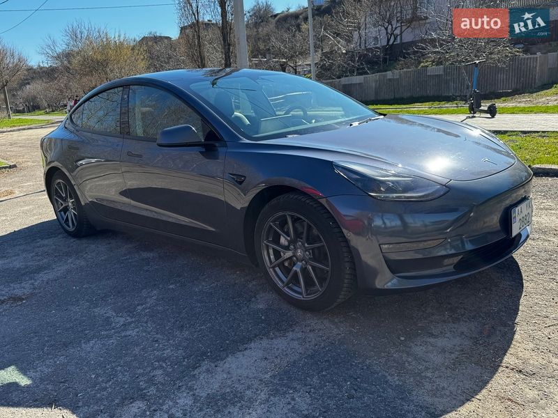 Tesla Model 3 2022