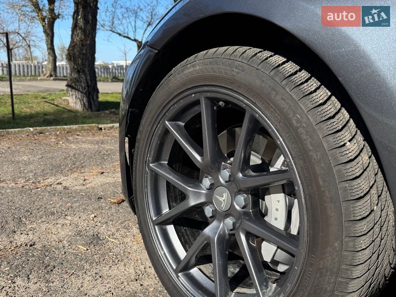 Седан Tesla Model 3 2022 в Киеве