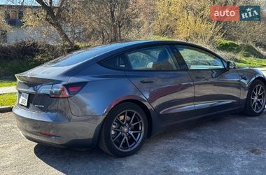 Седан Tesla Model 3 2022 в Киеве