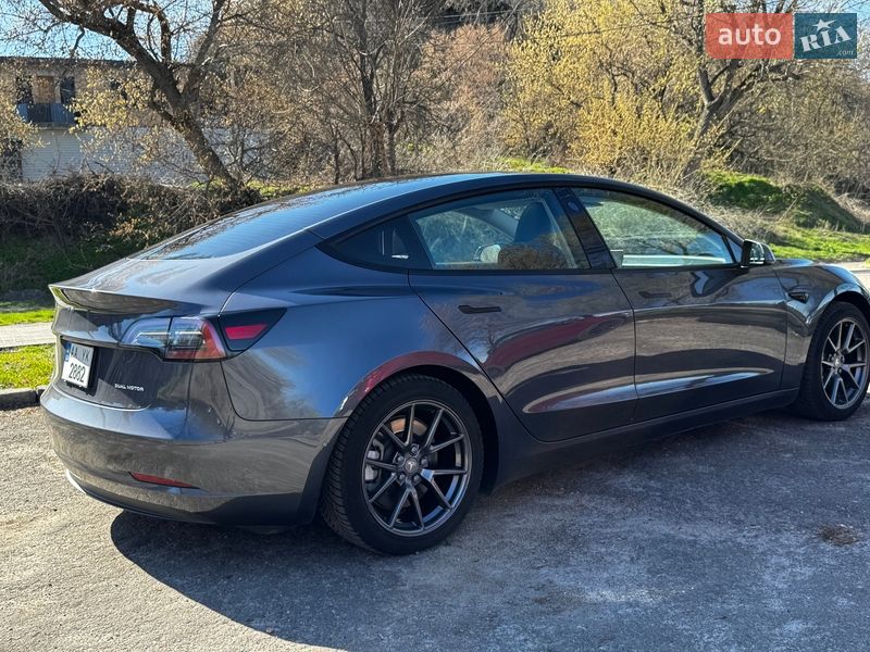 Седан Tesla Model 3 2022 в Киеве