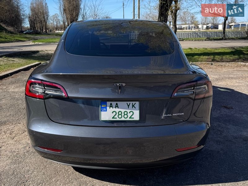 Седан Tesla Model 3 2022 в Киеве