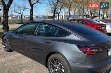 Седан Tesla Model 3 2022 в Киеве