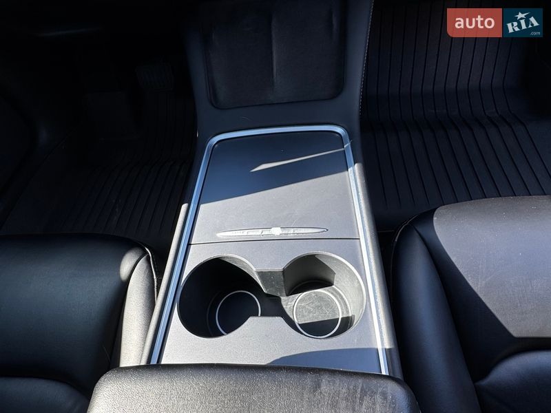 Седан Tesla Model 3 2022 в Києві фото 28 Седан Tesla Model 3 2022 в Києві