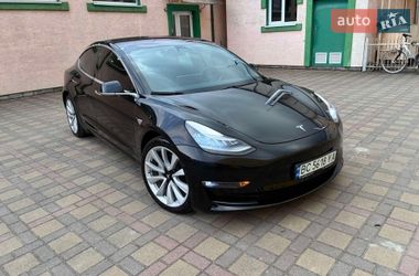 Седан Tesla Model 3 2018 в Стрию
