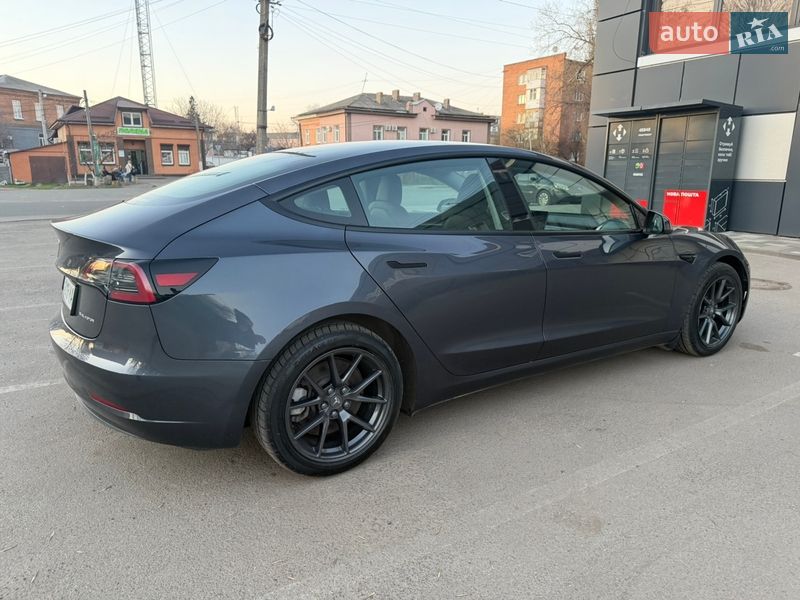 Седан Tesla Model 3 2023 в Киеве