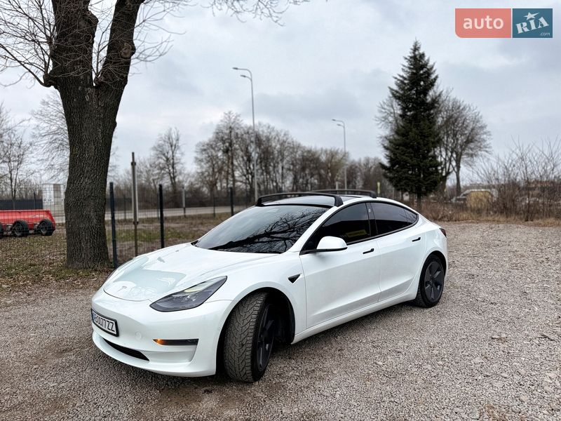 Седан Tesla Model 3 2021 в Виннице