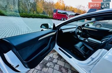Седан Tesla Model 3 2021 в Виннице