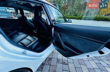 Седан Tesla Model 3 2021 в Виннице
