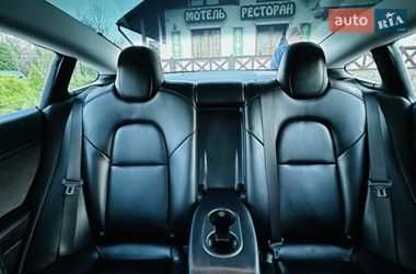 Седан Tesla Model 3 2021 в Виннице
