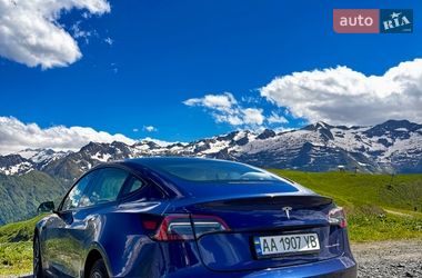 Седан Tesla Model 3 2022 в Києві