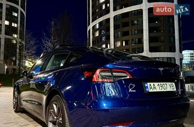 Седан Tesla Model 3 2022 в Киеве