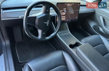 Седан Tesla Model 3 2018 в Ровно