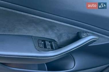 Седан Tesla Model 3 2018 в Ровно