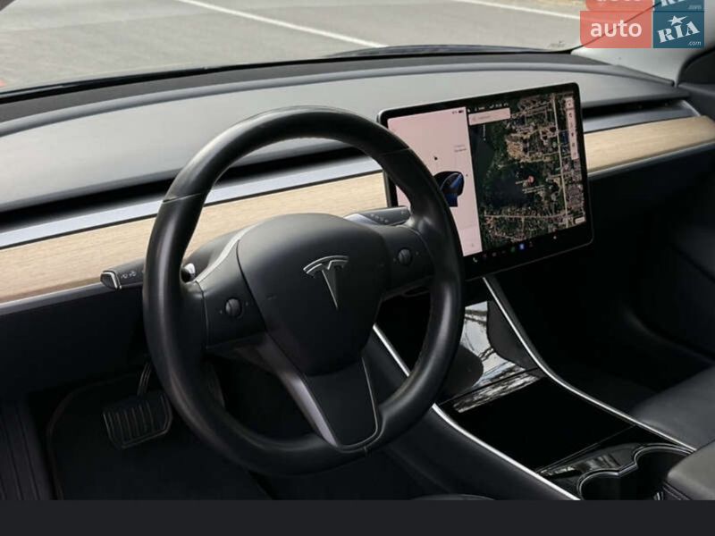 Седан Tesla Model 3 2019 в Житомирі