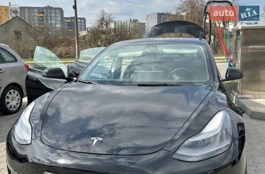 Седан Tesla Model 3 2022 в Львове
