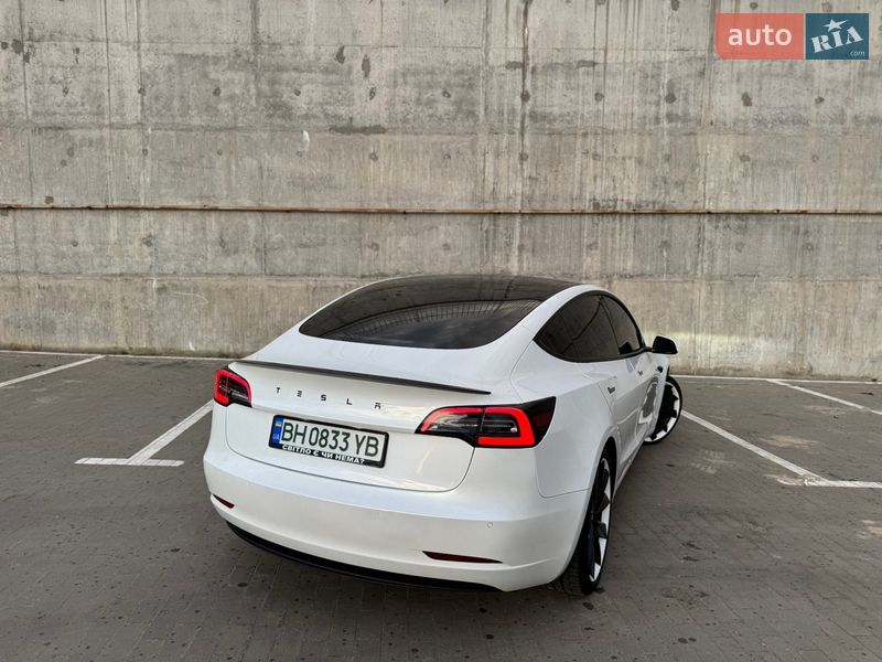 Седан Tesla Model 3 2021 в Одессе