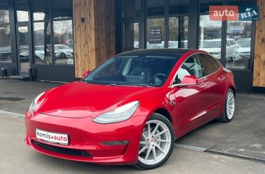 Седан Tesla Model 3 2018 в Виннице