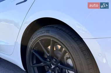 Седан Tesla Model 3 2021 в Львове