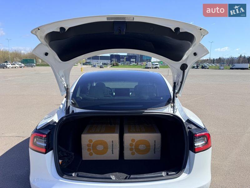 Седан Tesla Model 3 2021 в Львове фото 29 Седан Tesla Model 3 2021 в Львове