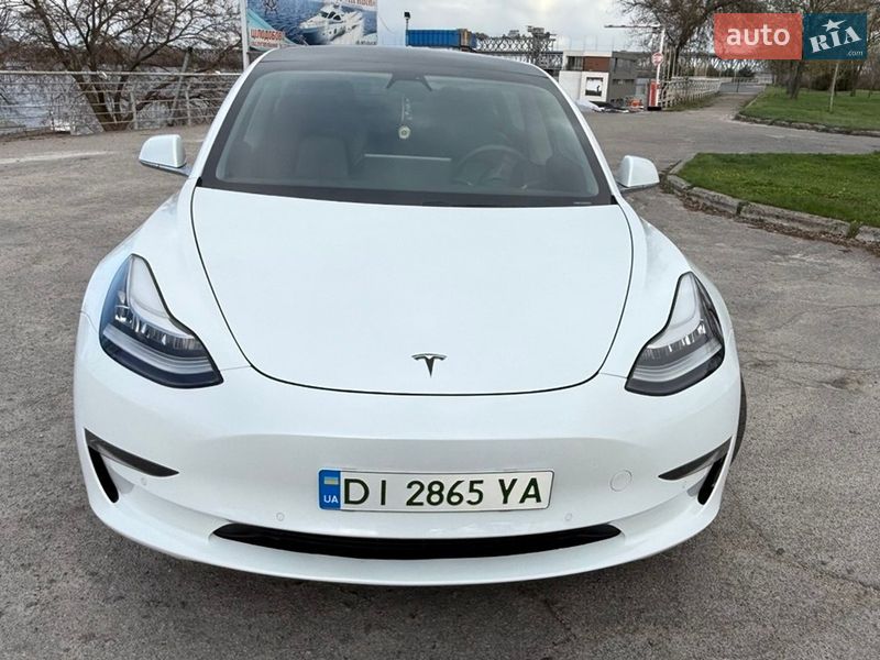 Седан Tesla Model 3 2019 в Днепре