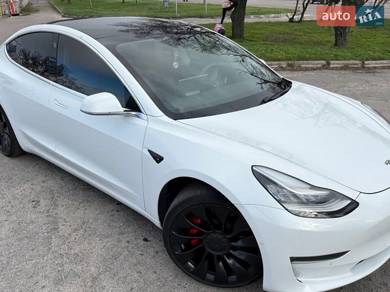 Седан Tesla Model 3 2019 в Днепре