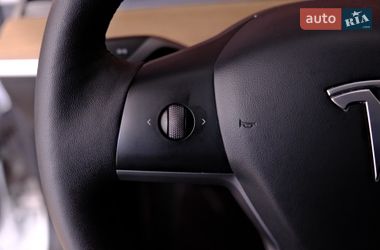 Седан Tesla Model 3 2021 в Одессе