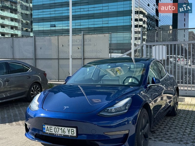 Tesla Model 3 2019