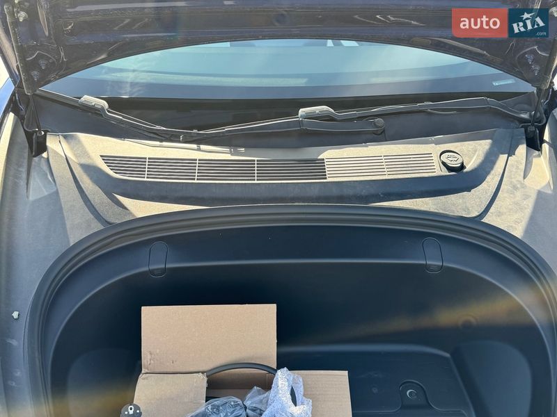Седан Tesla Model 3 2019 в Одессе