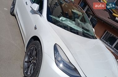 Седан Tesla Model 3 2019 в Києві