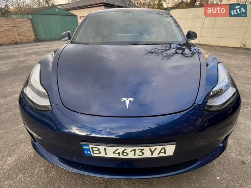 Седан Tesla Model 3 2018 в Ирпене