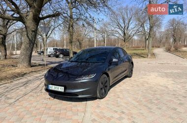 Седан Tesla Model 3 2024 в Кропивницькому